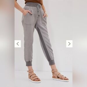 ANTHROPOLOGY The Nomad Jogger